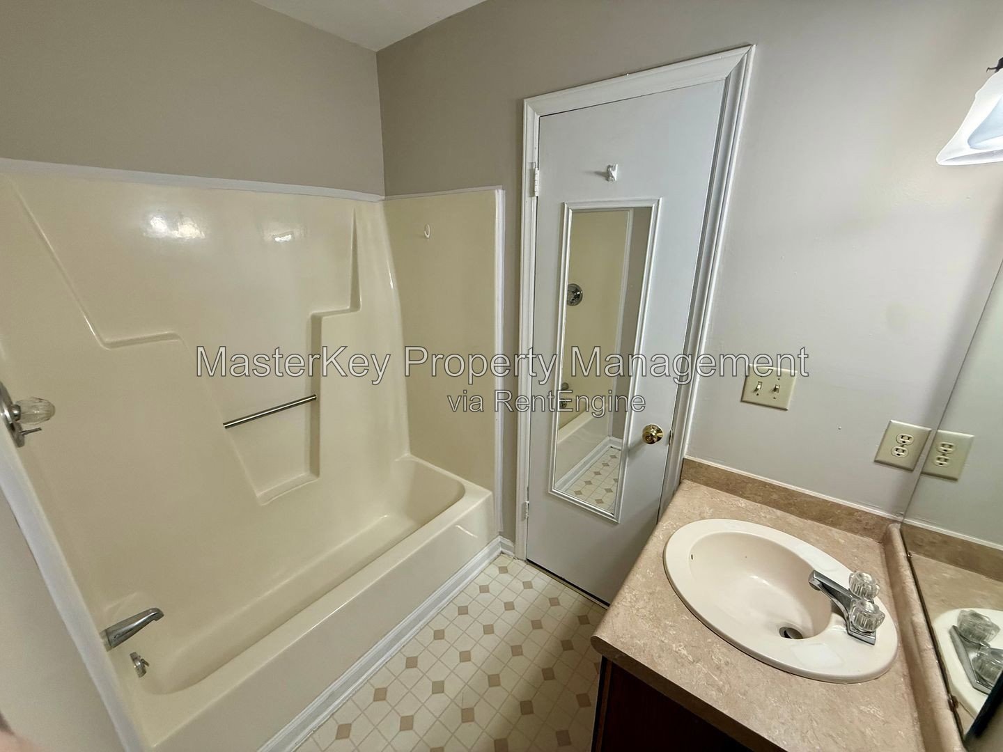 Charming 2-Bedroom, 2.5 Bathroom Townhome in Cary, NC property image
