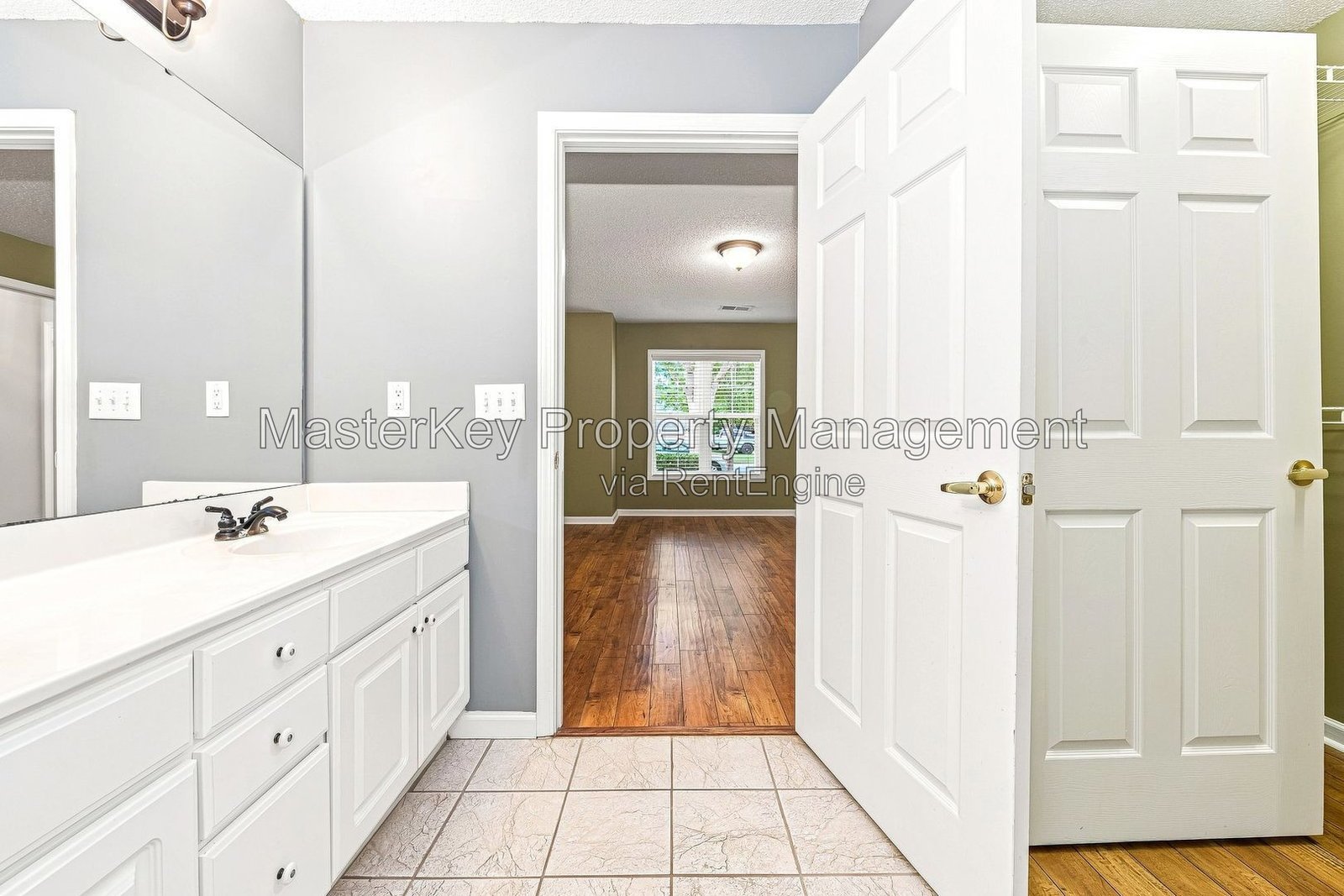 Spacious 2 Bedroom Townhome Located In Raleigh NC!!! property image