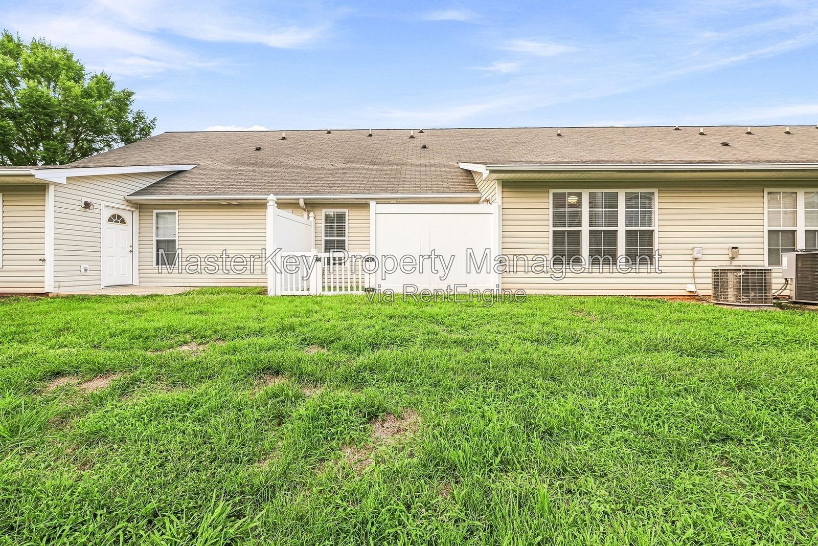 Spacious 2 Bedroom Townhome Located In Raleigh NC!!! property image