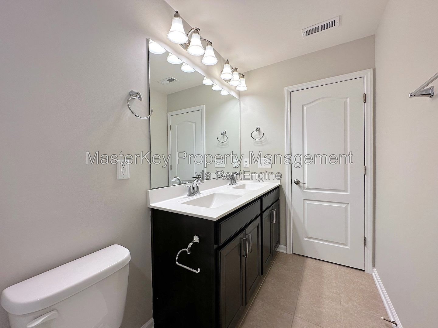 Spacious 4-Bedroom, 2.5 Bathroom Single-Family in Apex, NC property image