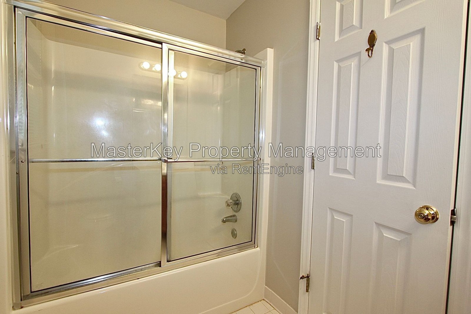 Charming 3-Bedroom, 2.5 Bathroom Single-Family in Cary, NC property image