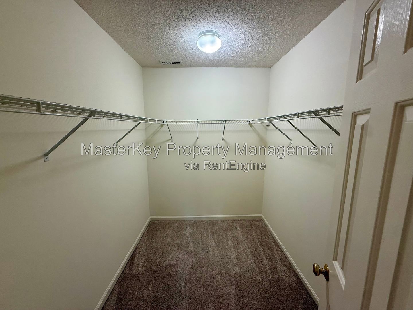 Charming 3-Bedroom, 2.5 Bathroom Single-Family in Cary, NC property image