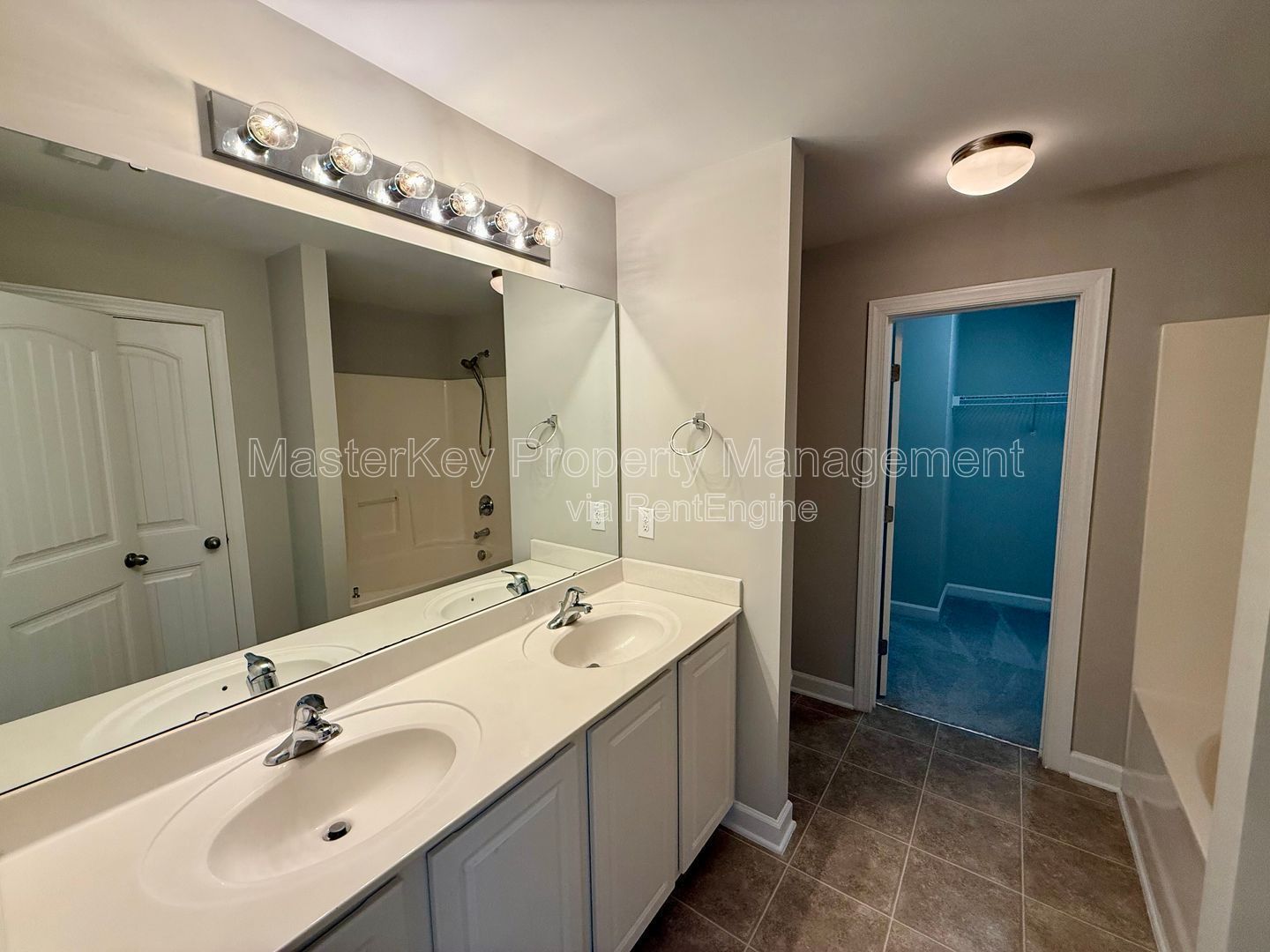 Inviting 3-Bedroom, 2.5 Bathroom Single-Family in Durham, NC property image