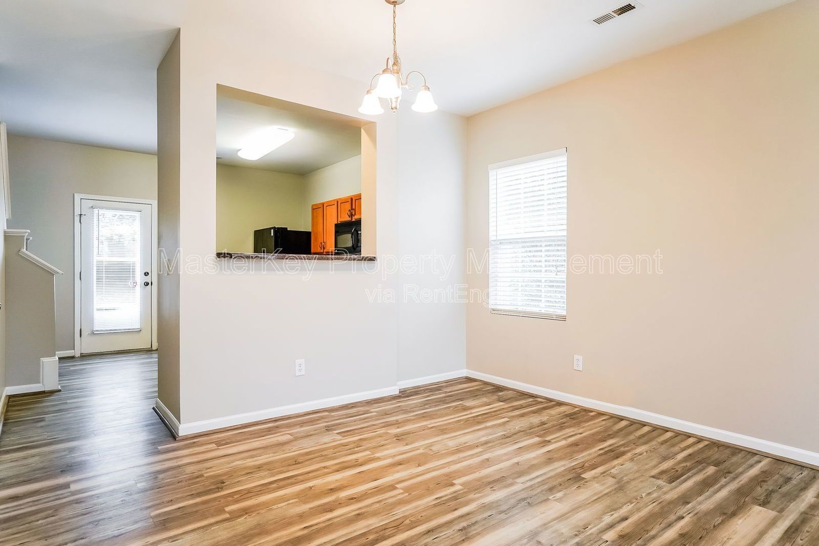 Charming 3-Bedroom, 2.5 Bathroom Single-Family in Raleigh, NC property image