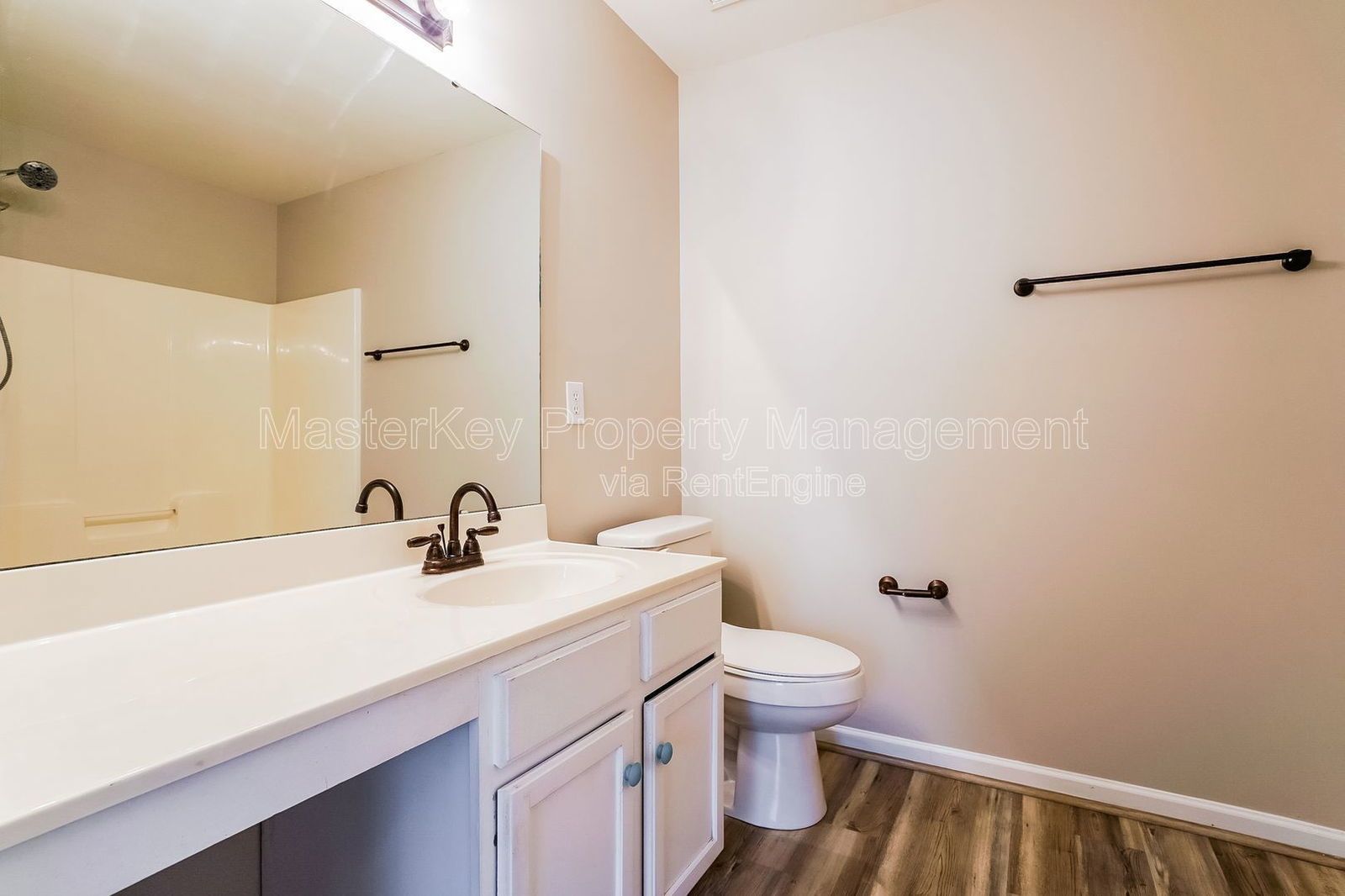 Charming 3-Bedroom, 2.5 Bathroom Single-Family in Raleigh, NC property image