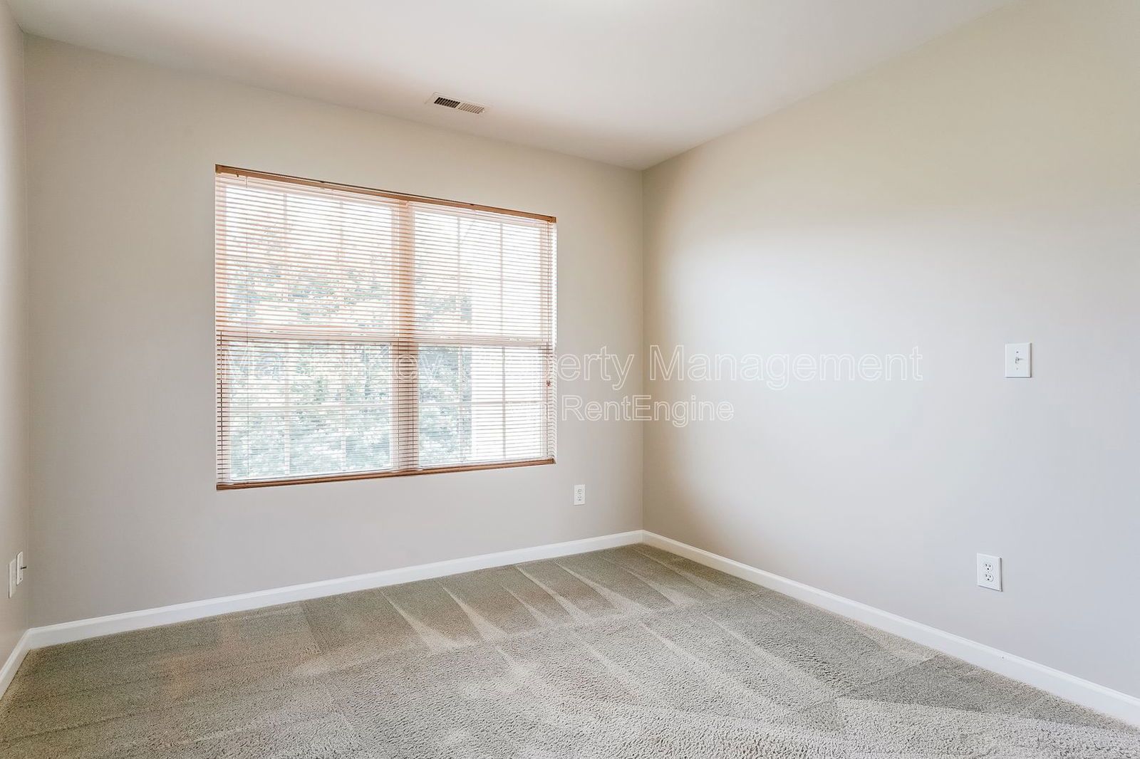 Charming 3-Bedroom, 2.5 Bathroom Single-Family in Raleigh, NC property image