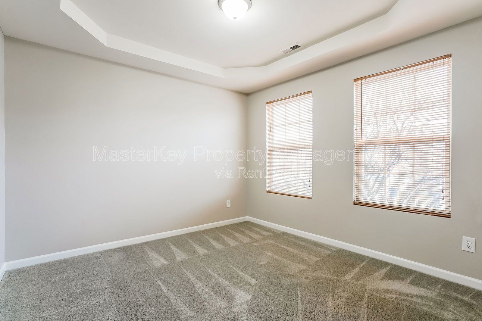 Charming 3-Bedroom, 2.5 Bathroom Single-Family in Raleigh, NC property image