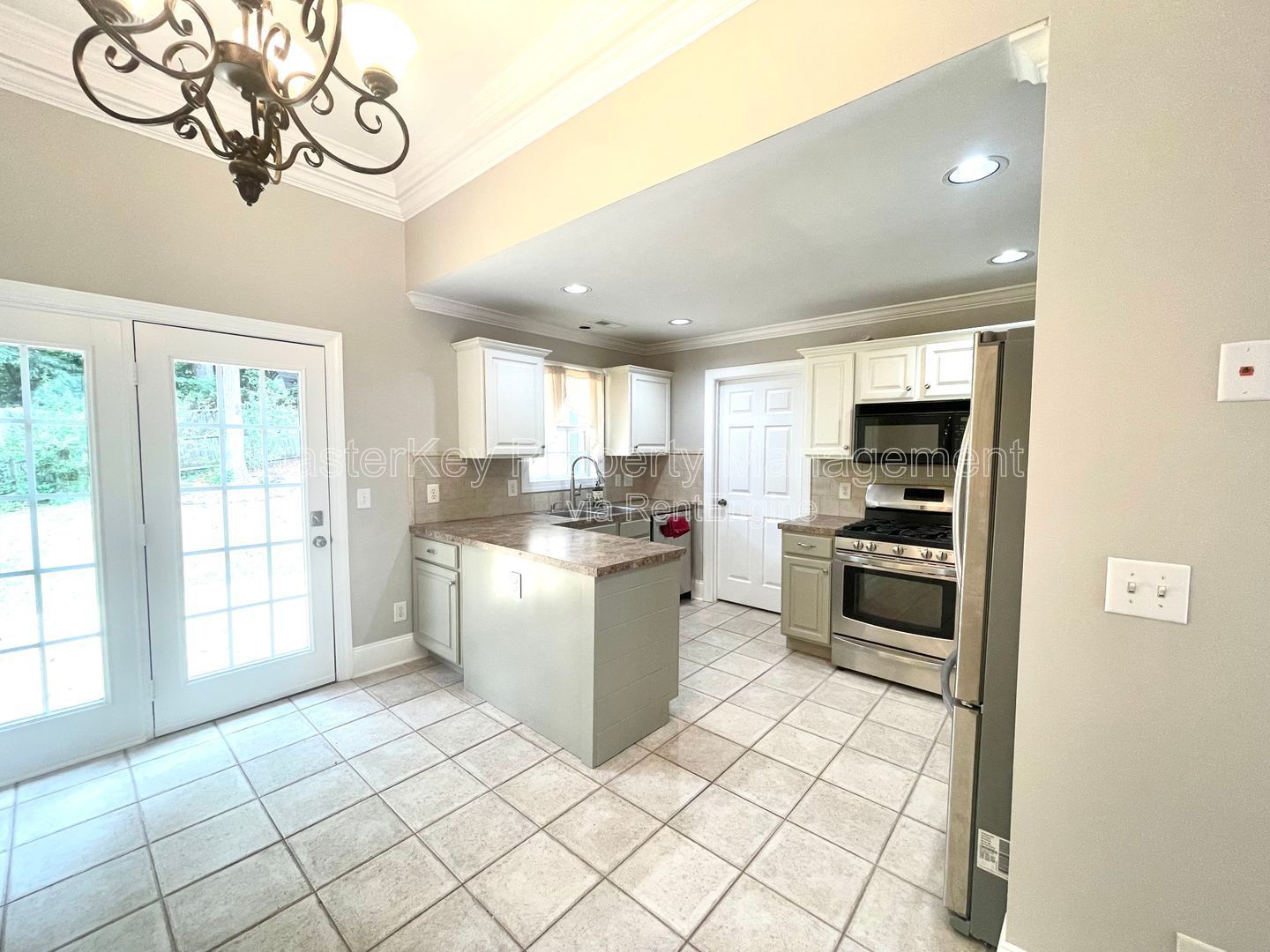 Ranch Style 3 Bedroom Home Near Downtown Apex! property image