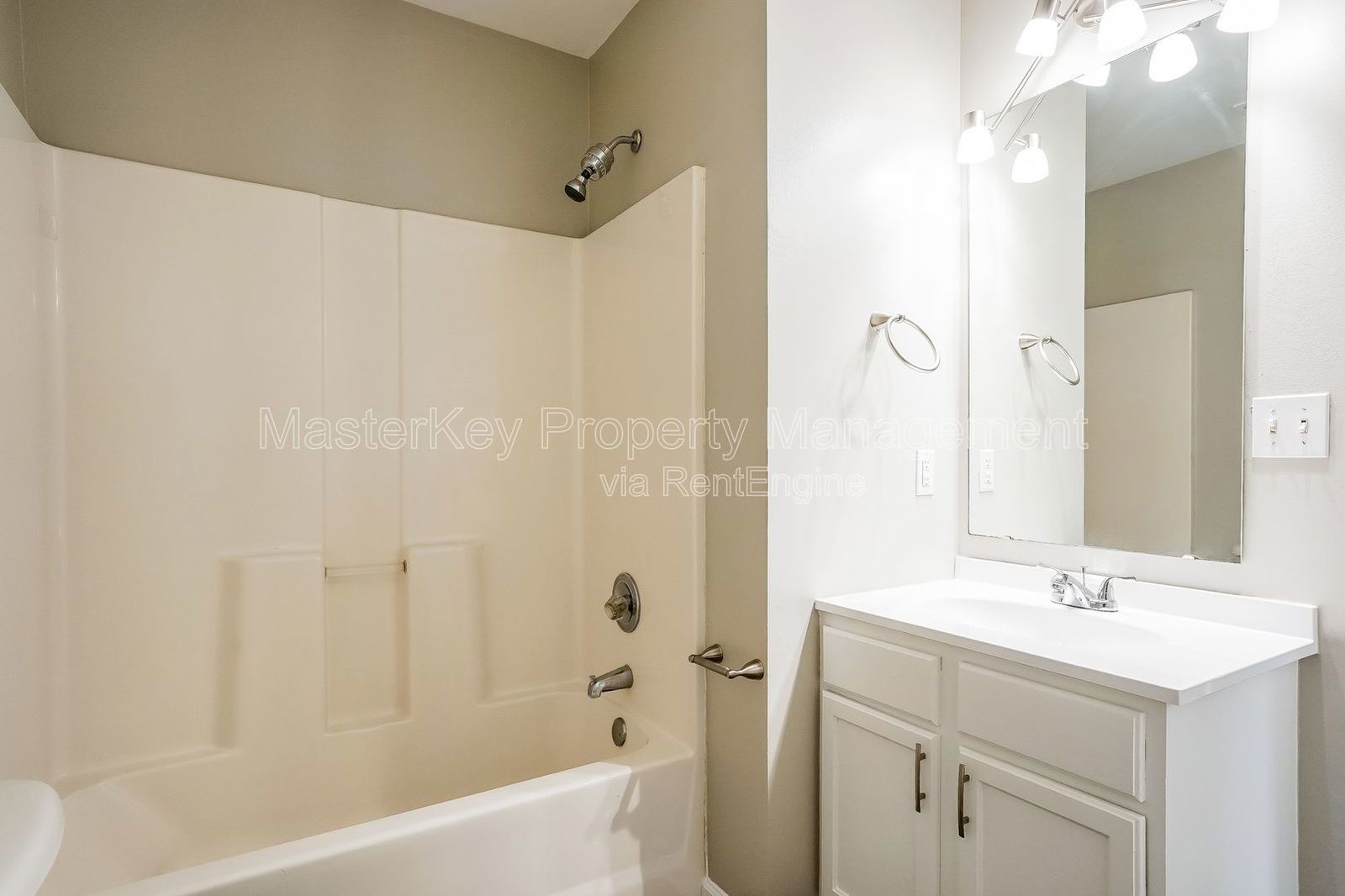 Charming 3-Bedroom, 2 Bathroom Single-Family in Raleigh, NC property image