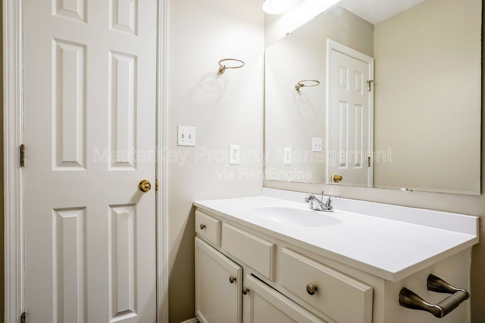 Charming 3-Bedroom, 2 Bathroom Single-Family in Raleigh, NC property image