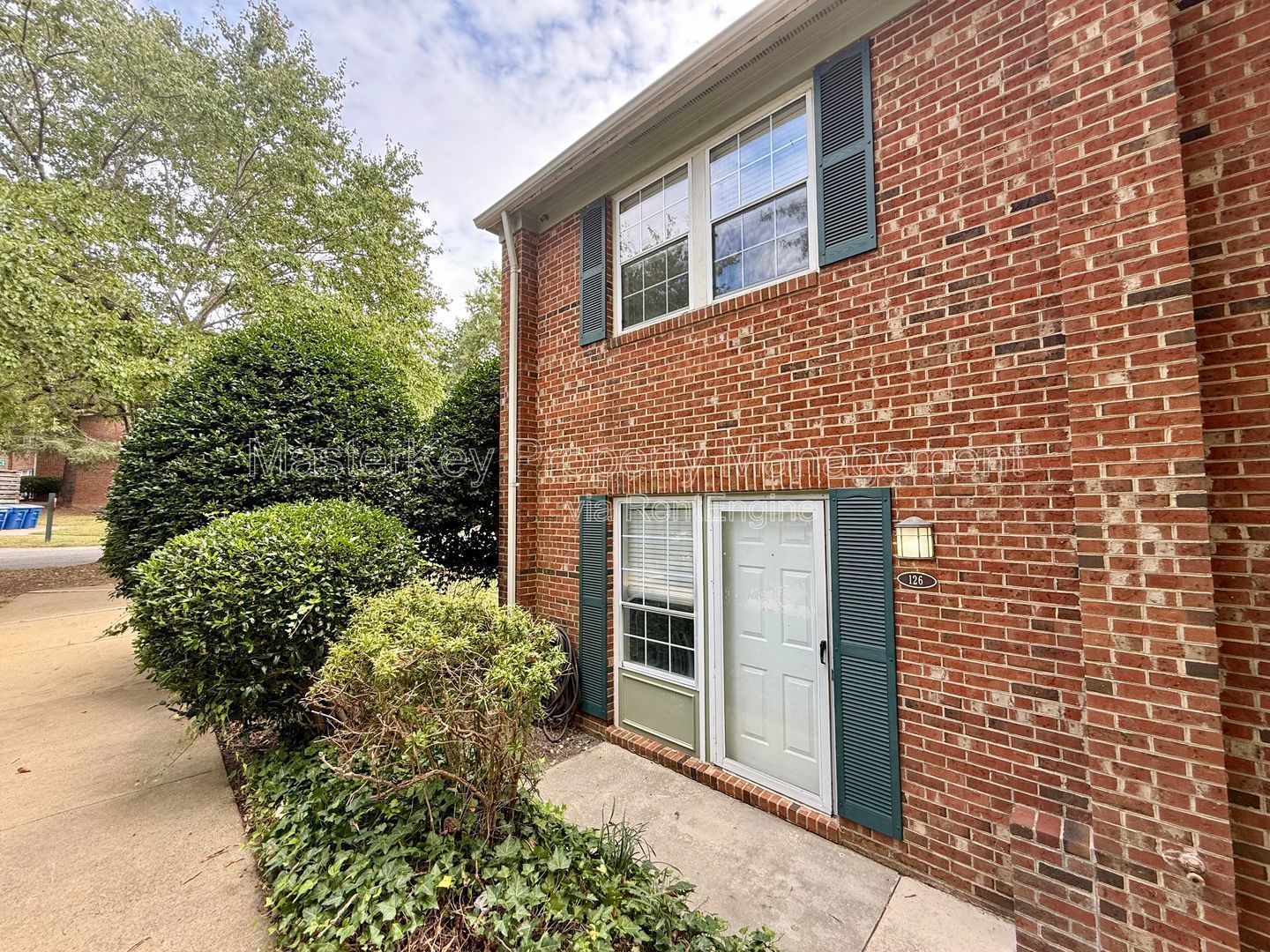 Inviting 2-Bedroom, 2.5 Bathroom Townhome in Carrboro, NC property image