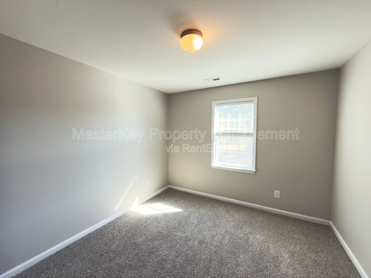 Scenic 4 Bedroom Home in Garner! Next to White Oak Shopping Center! property image