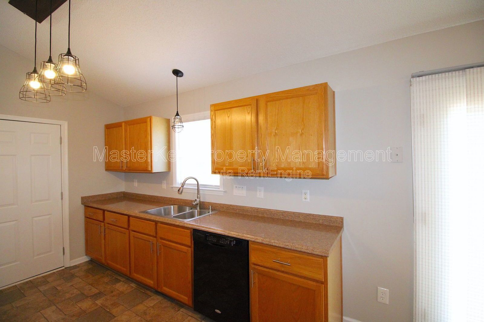 Beautiful 3 Bedroom Ranch Style Home in Holly Springs! property image