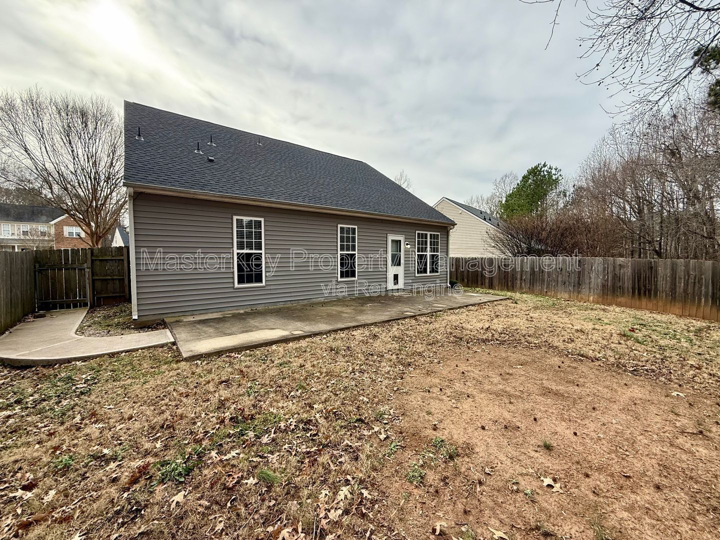 Inviting 3-Bedroom, 2.5 Bathroom Single-Family in Clayton, NC property image