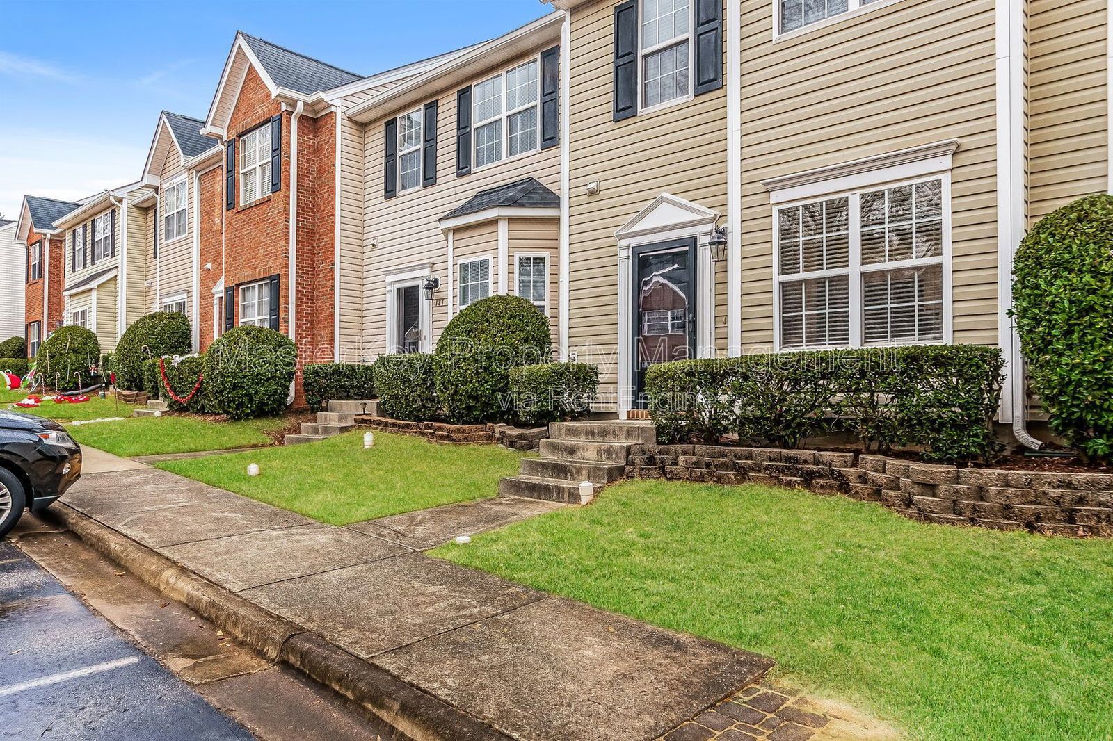 End Unit 3 Bedroom Townhome in Apex! property image