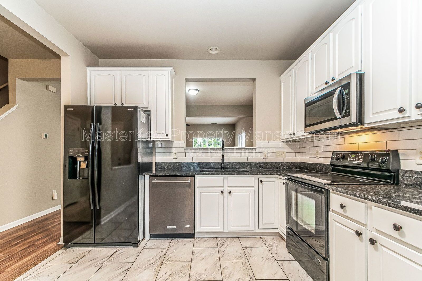 End Unit 3 Bedroom Townhome in Apex! property image