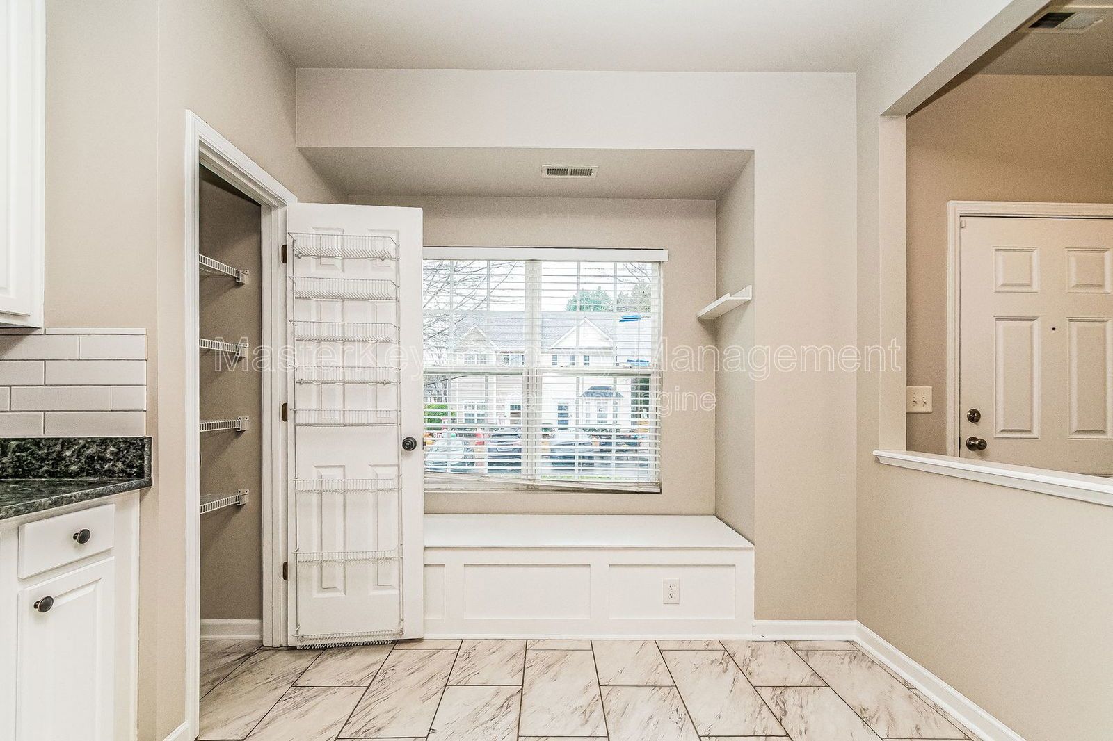 End Unit 3 Bedroom Townhome in Apex! property image