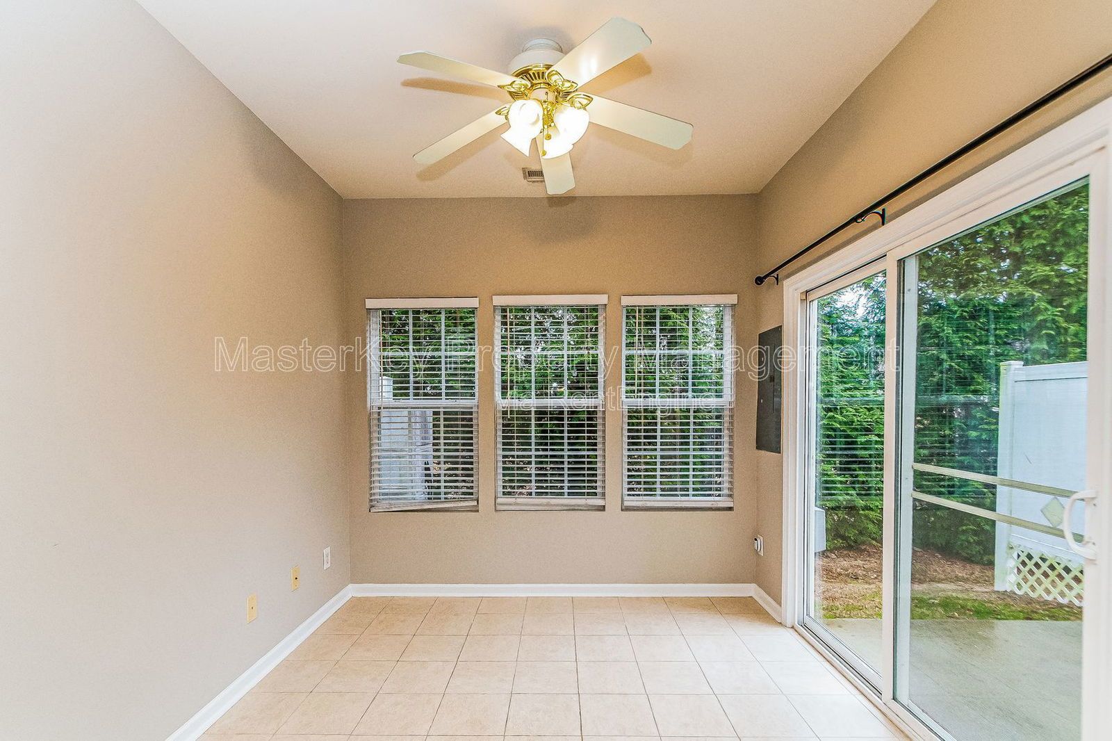 End Unit 3 Bedroom Townhome in Apex! property image