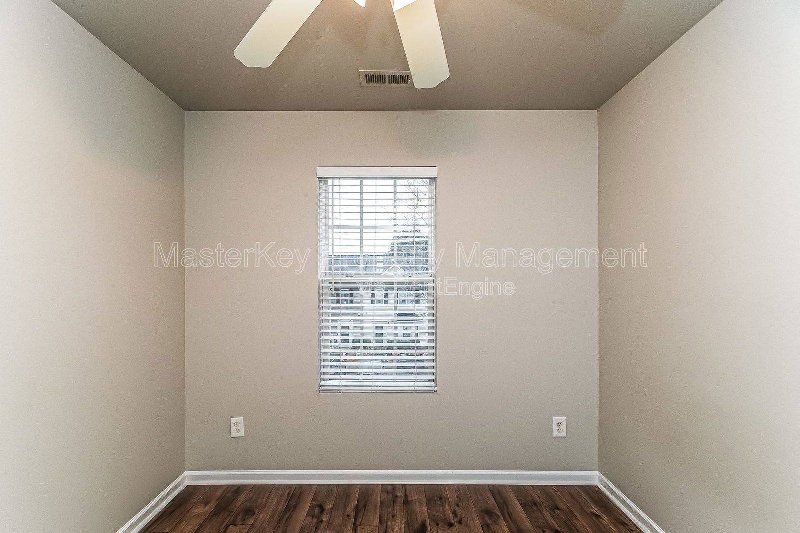 End Unit 3 Bedroom Townhome in Apex! property image