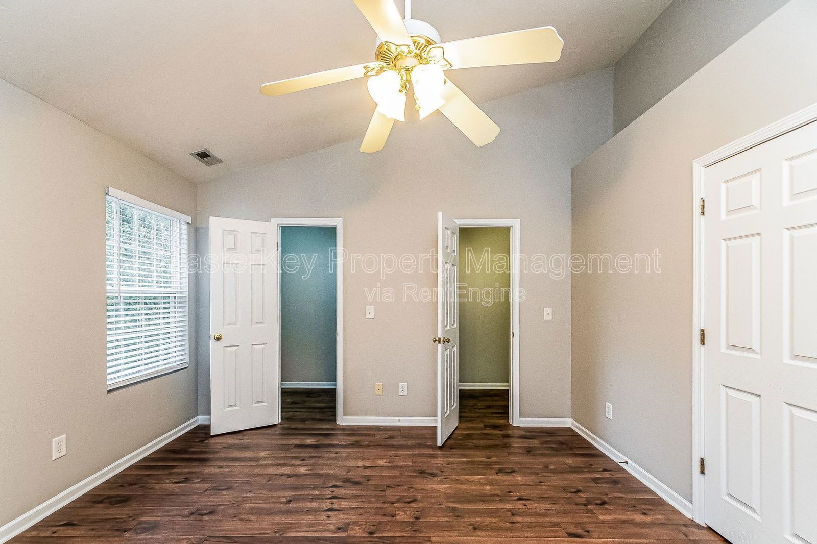 End Unit 3 Bedroom Townhome in Apex! property image