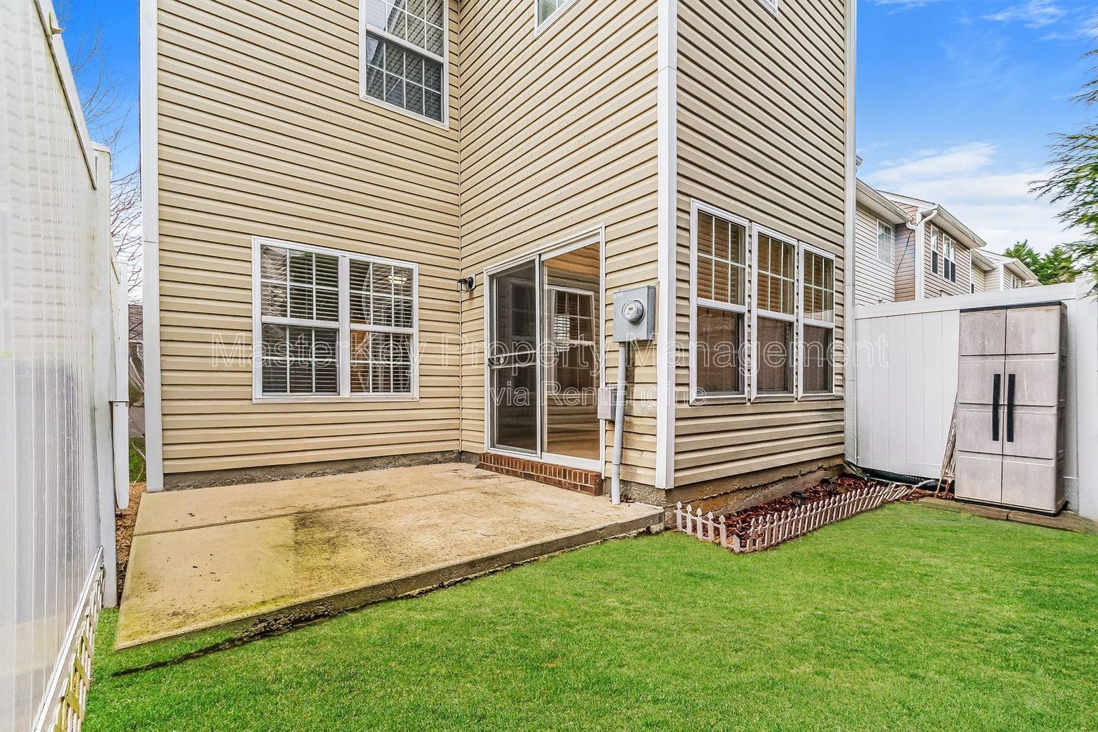 End Unit 3 Bedroom Townhome in Apex! property image