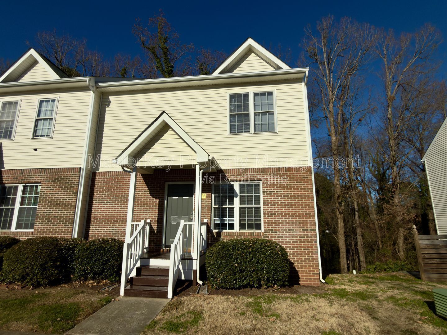 End Unit 3 Bedroom Townhome in Raleigh! property image