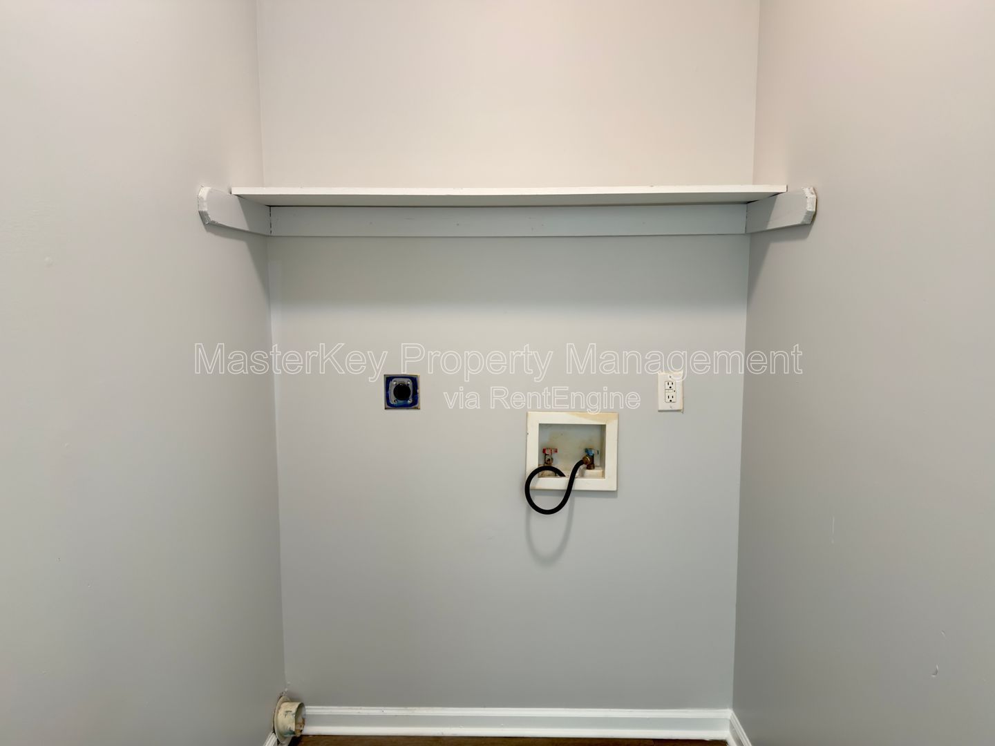 End Unit 3 Bedroom Townhome in Raleigh! property image