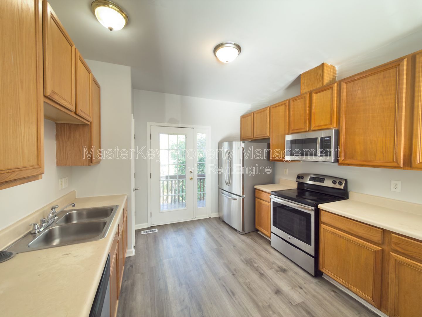 End Unit 3 Bedroom Townhome in Raleigh! property image