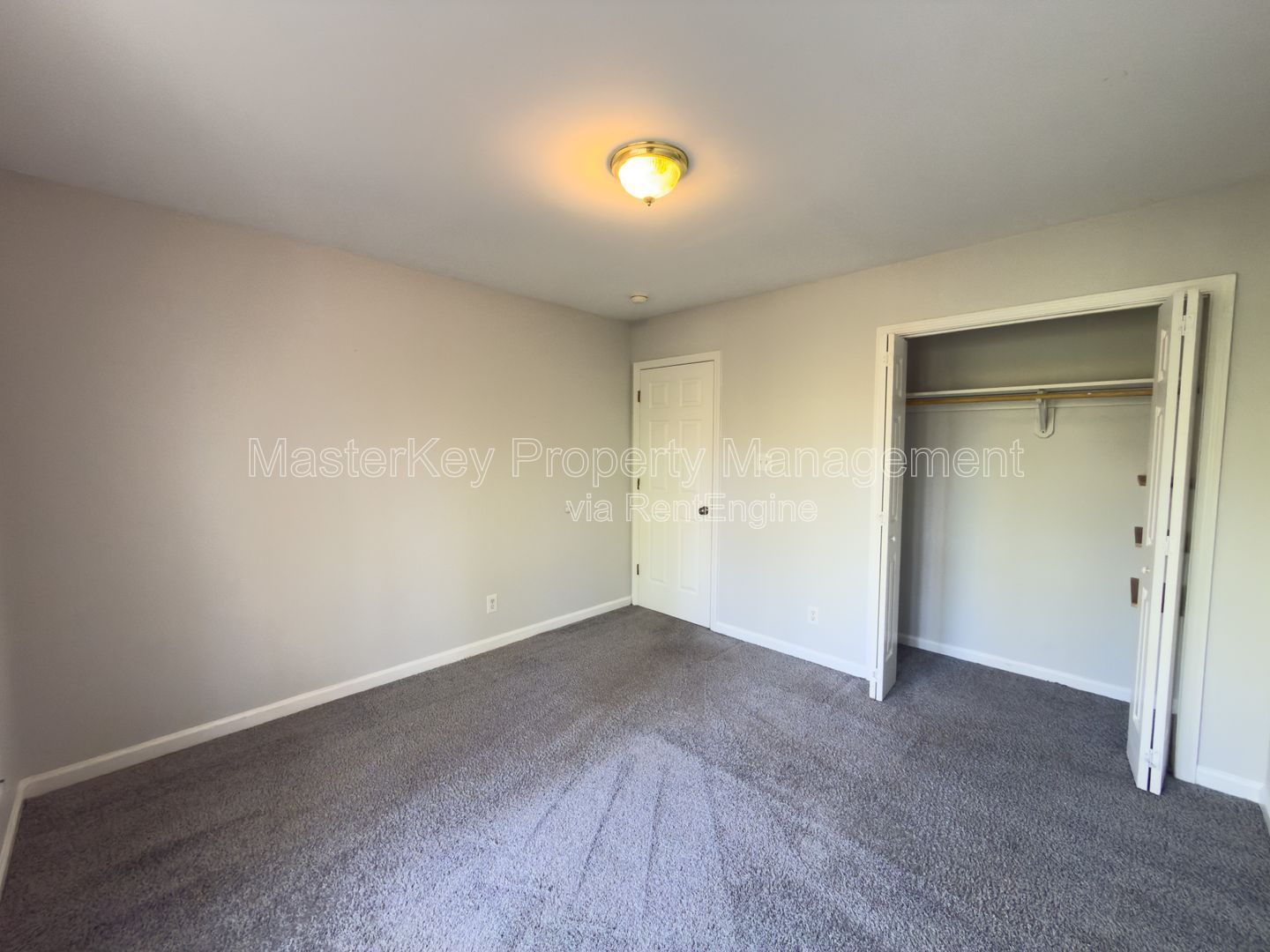 End Unit 3 Bedroom Townhome in Raleigh! property image