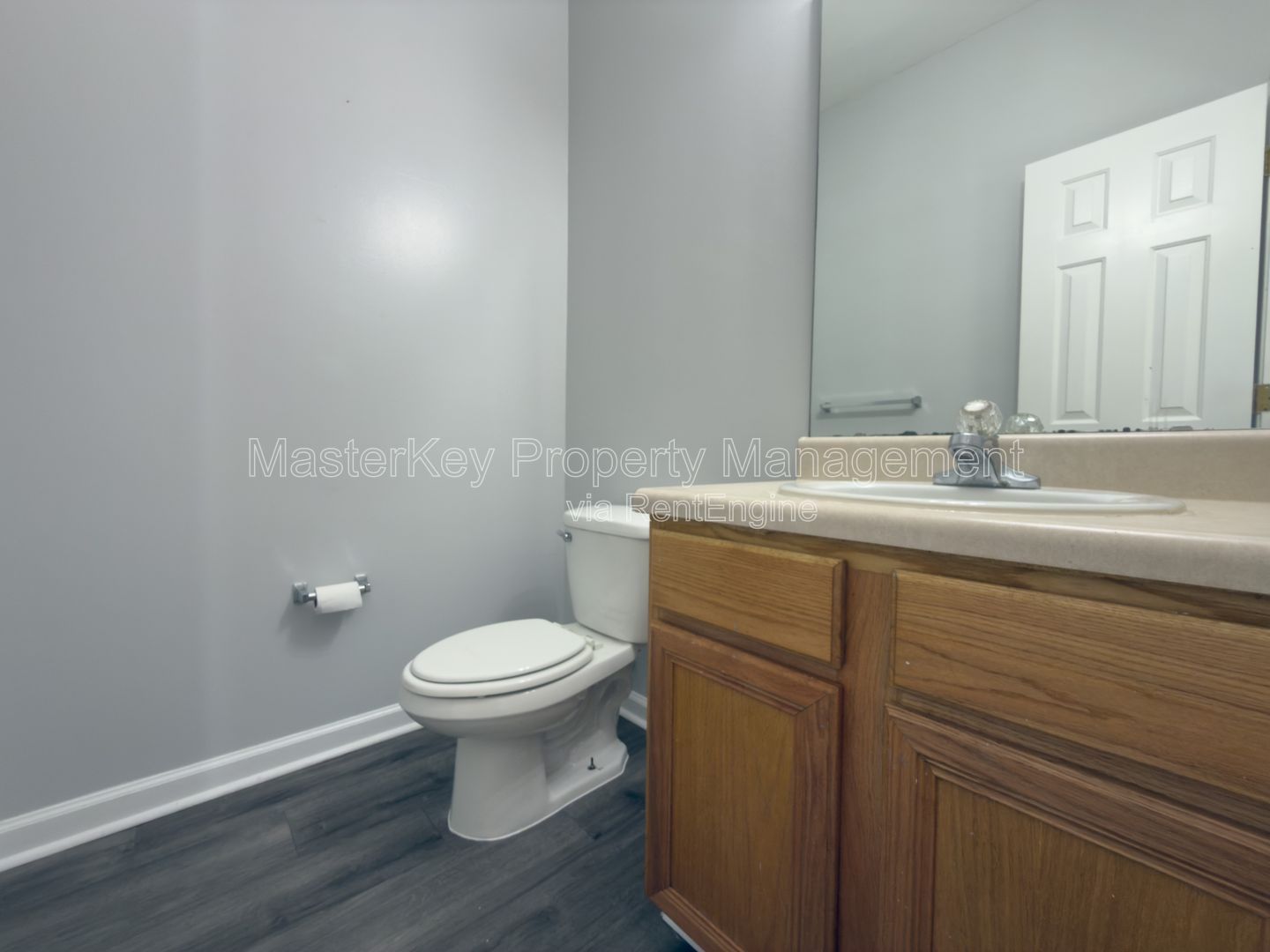 End Unit 3 Bedroom Townhome in Raleigh! property image