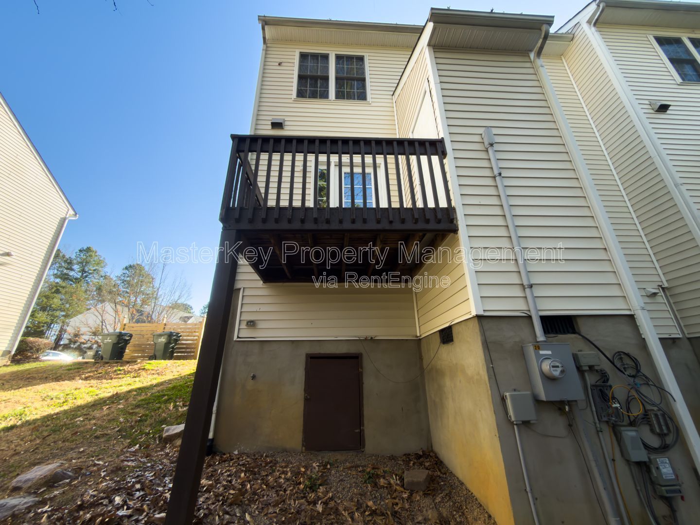 End Unit 3 Bedroom Townhome in Raleigh! property image
