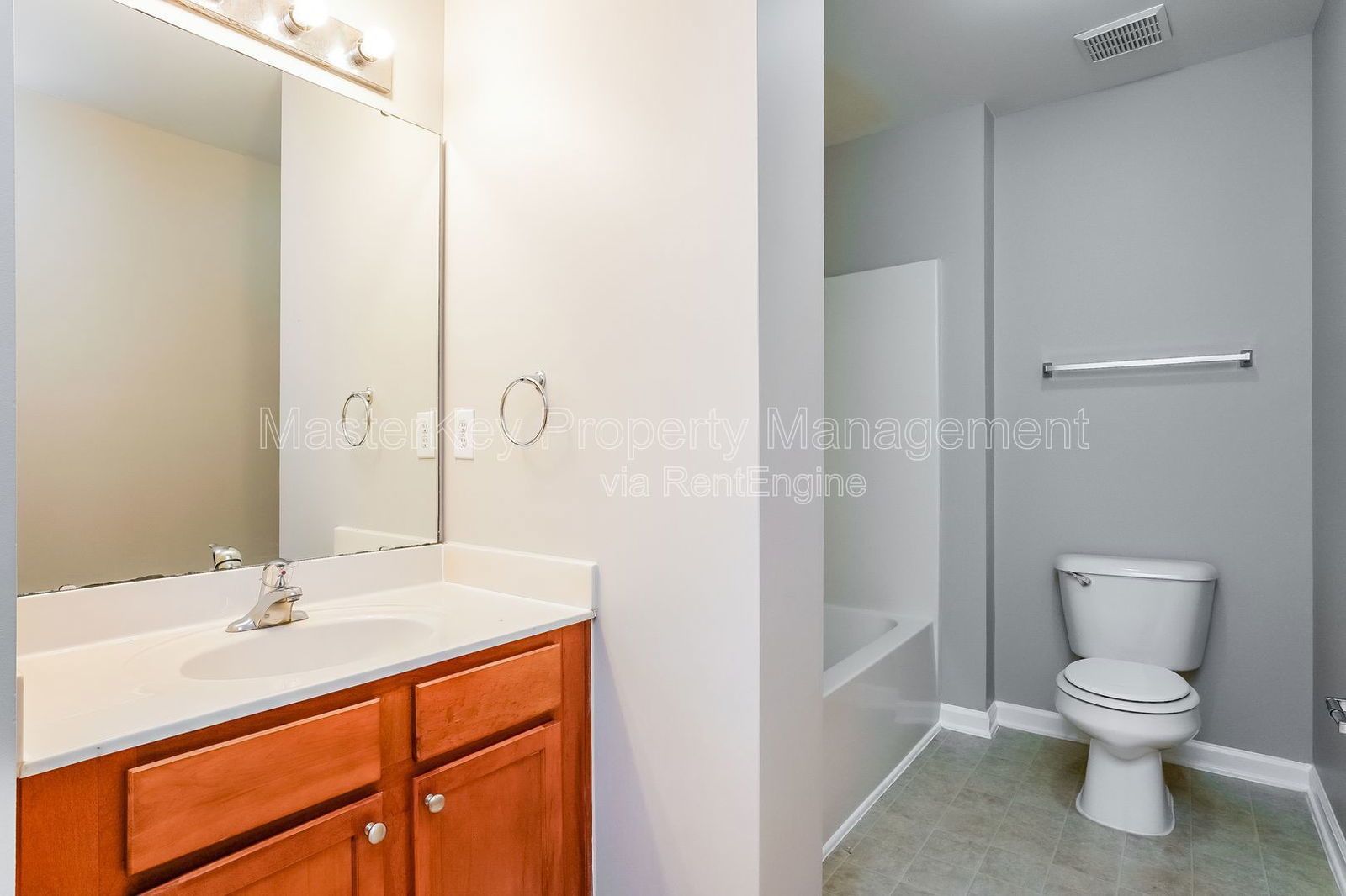 Well Maintained 2 Story Townhome! property image