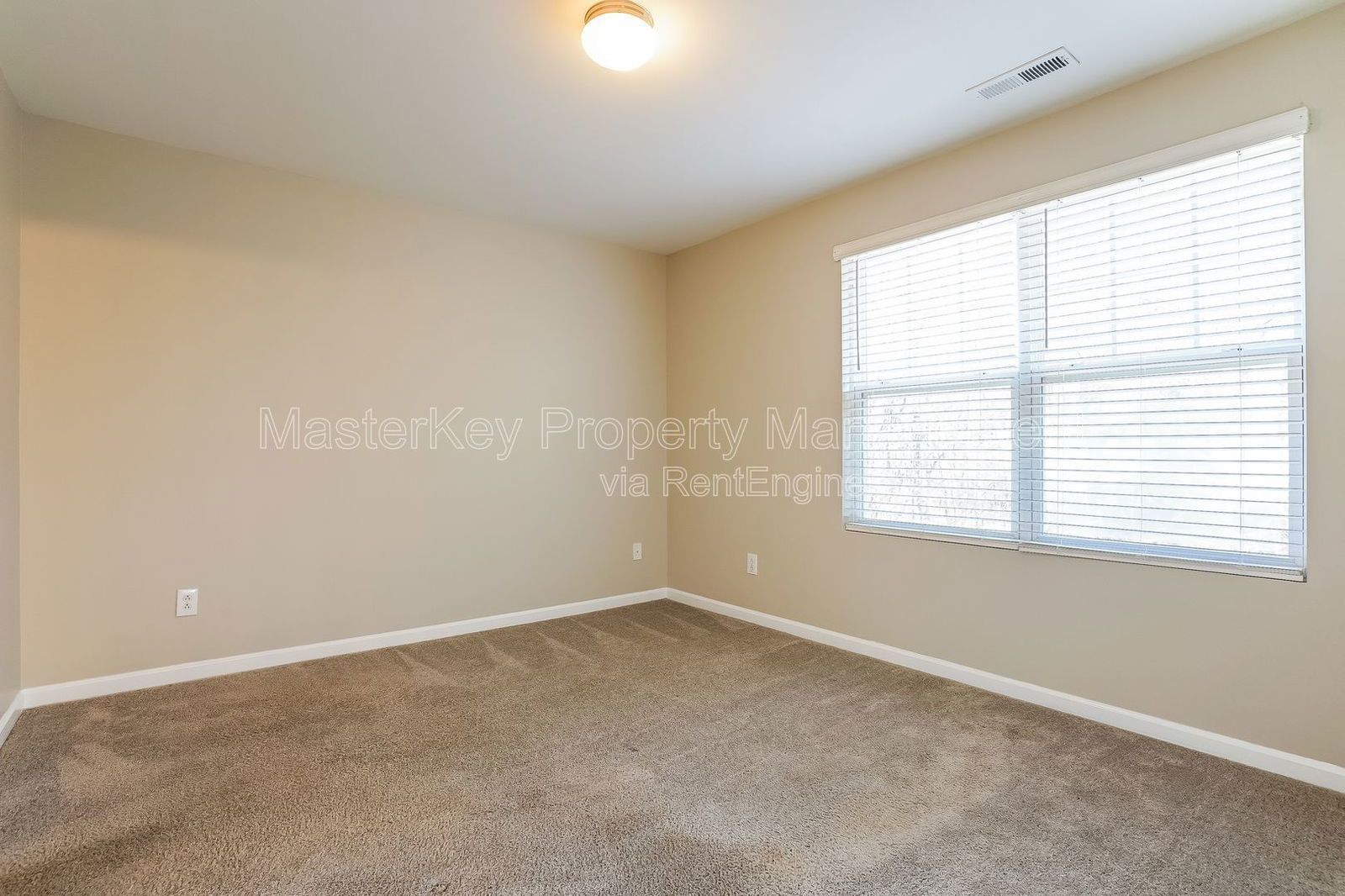 Well Maintained 2 Story Townhome! property image