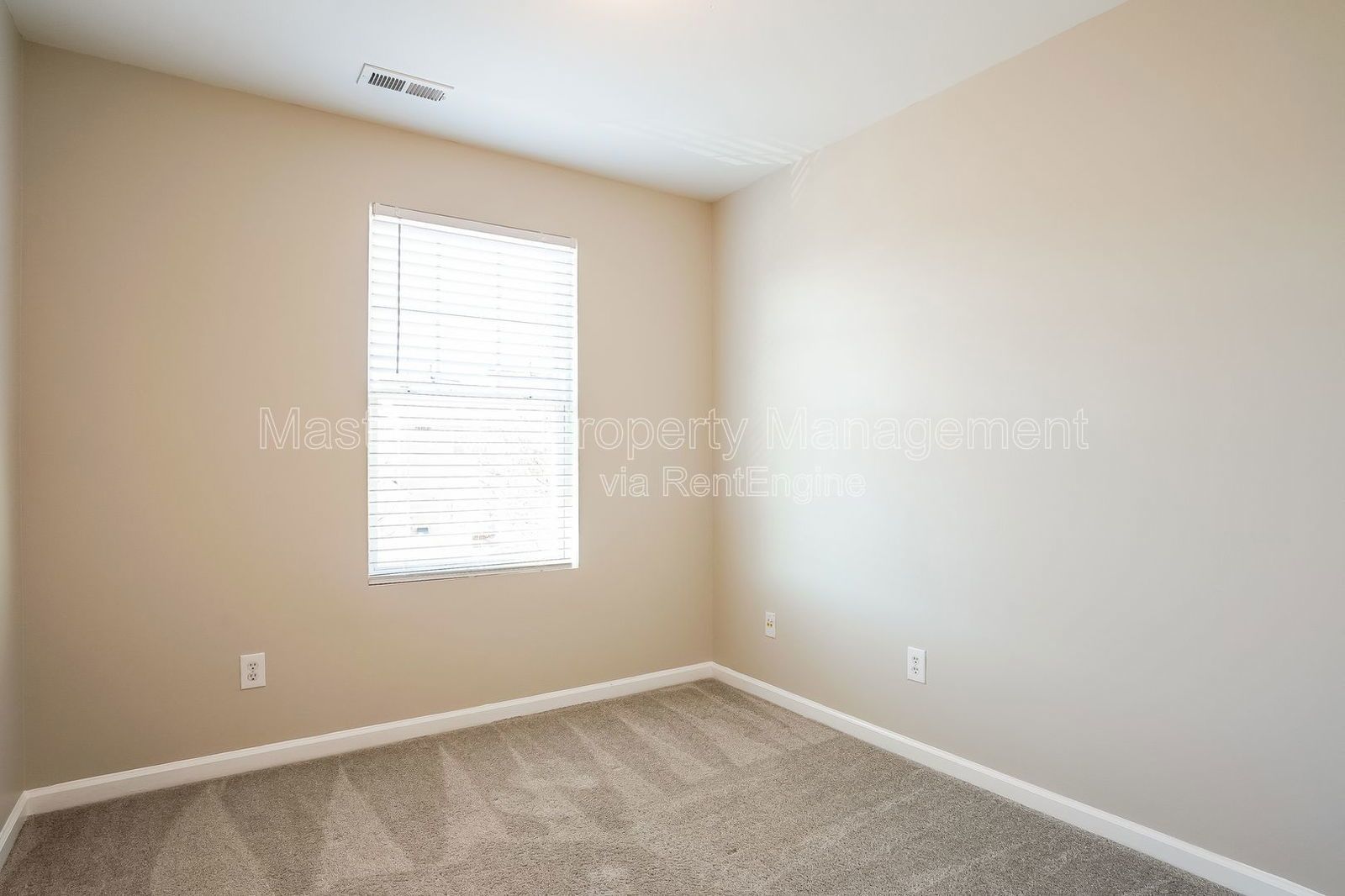 Well Maintained 2 Story Townhome! property image