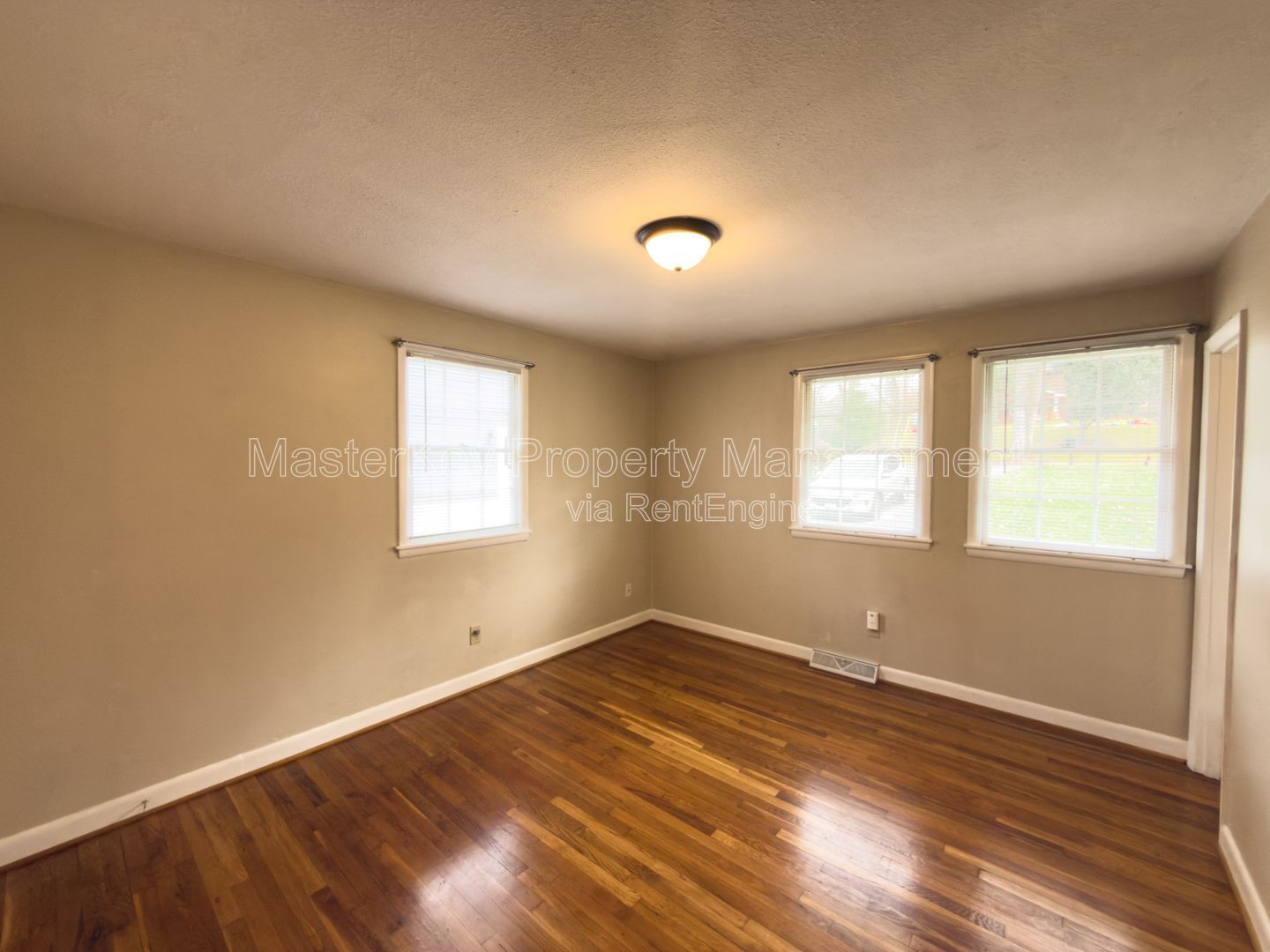 Spacious 4 Bedroom Home in Raleigh! Near North Hills Club! property image