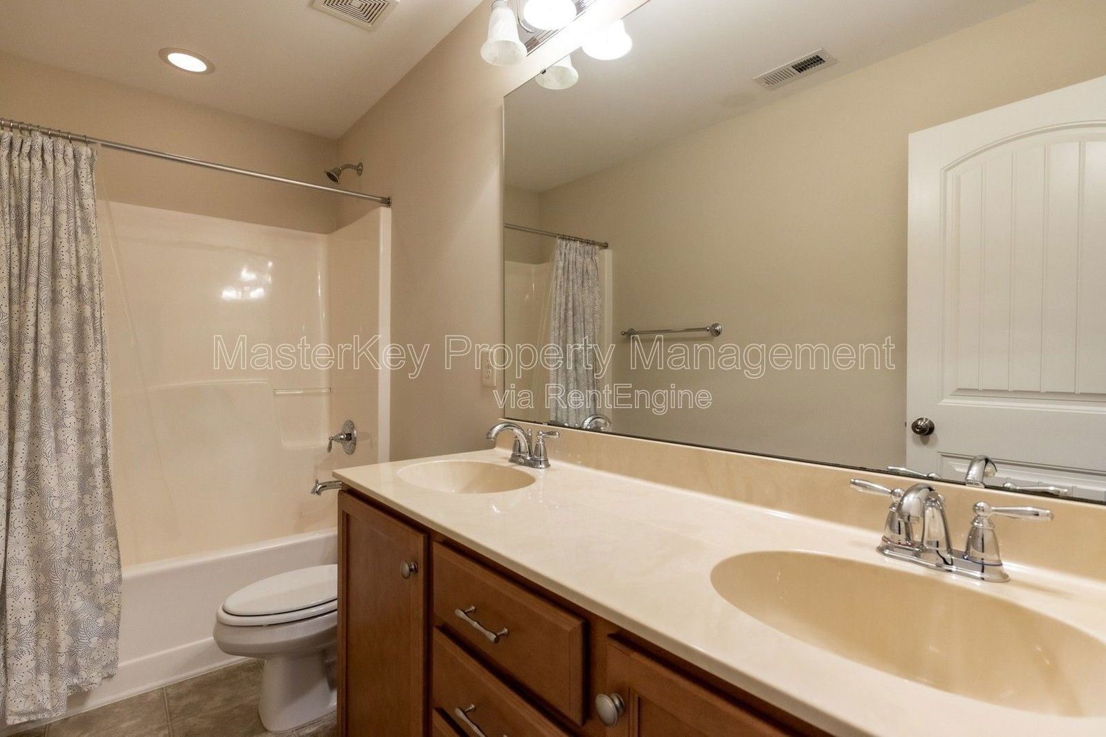 Spacious 4-Bedroom, 2.5 Bathroom Single-Family in Cary, NC property image