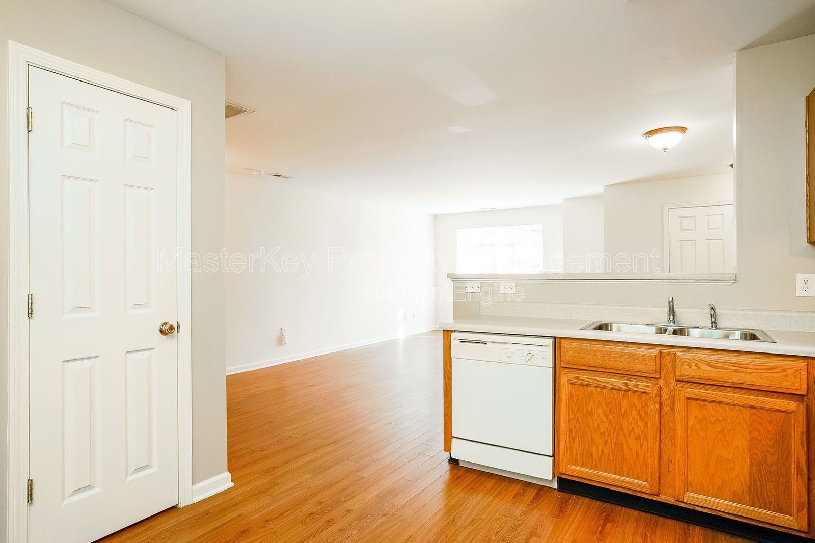 Spacious 3-Bedroom Townhome in Raleigh! property image