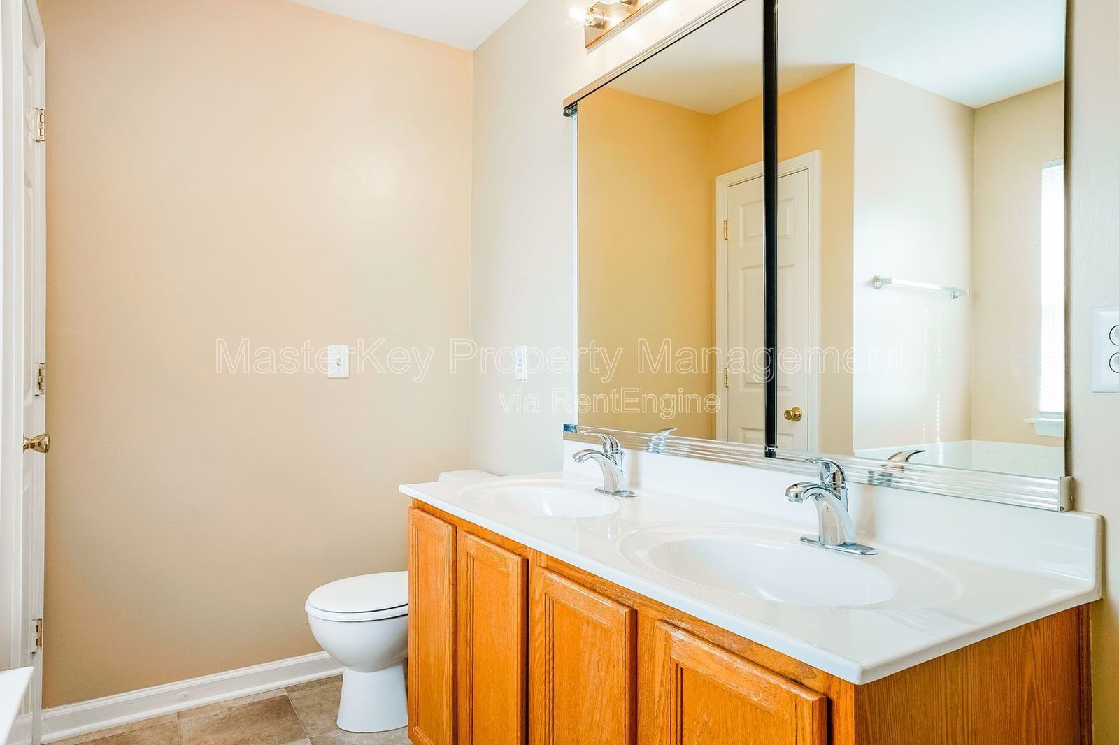 Spacious 3-Bedroom Townhome in Raleigh! property image