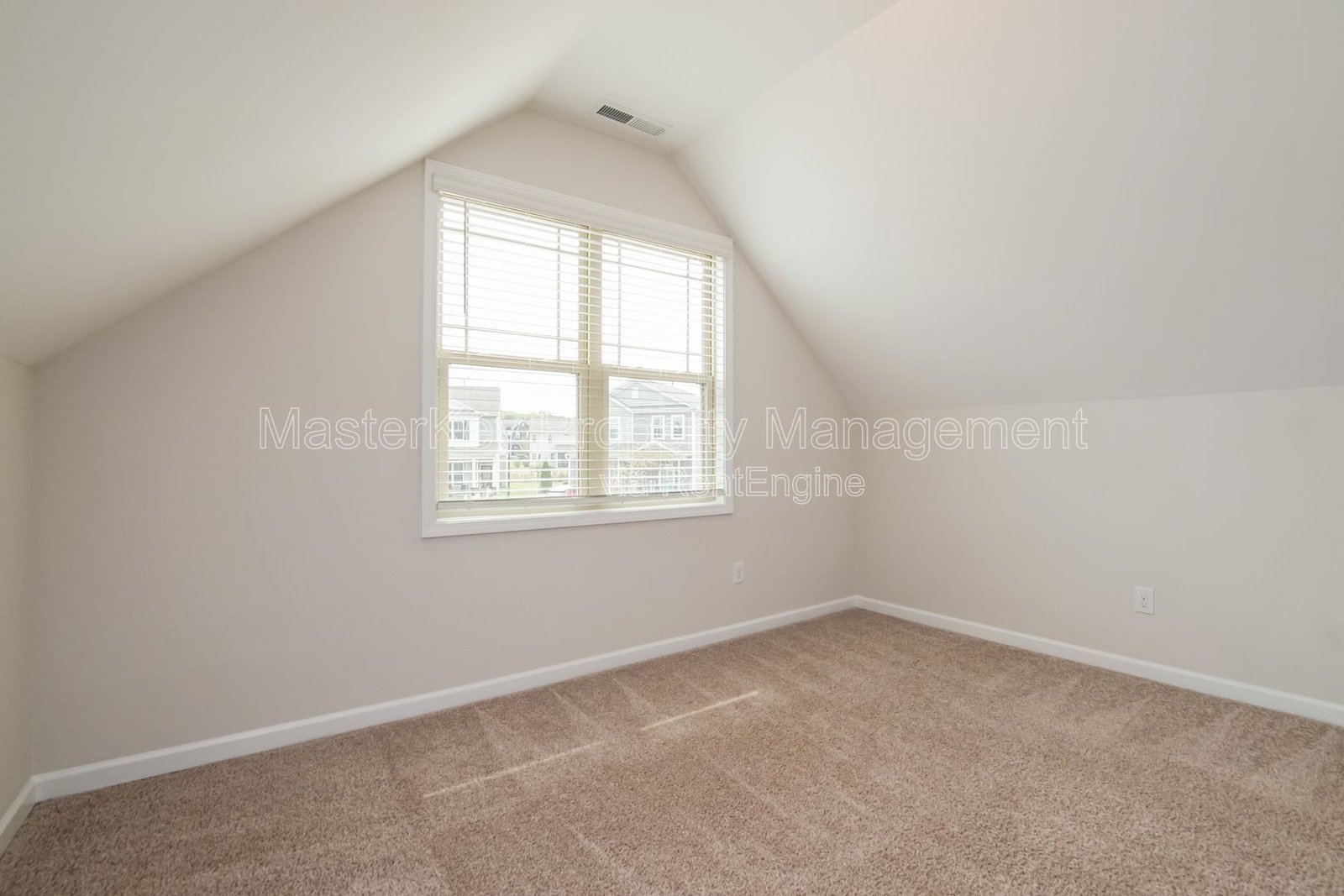 Spacious 4 Bedroom Single Family In Clayton NC!!! property image