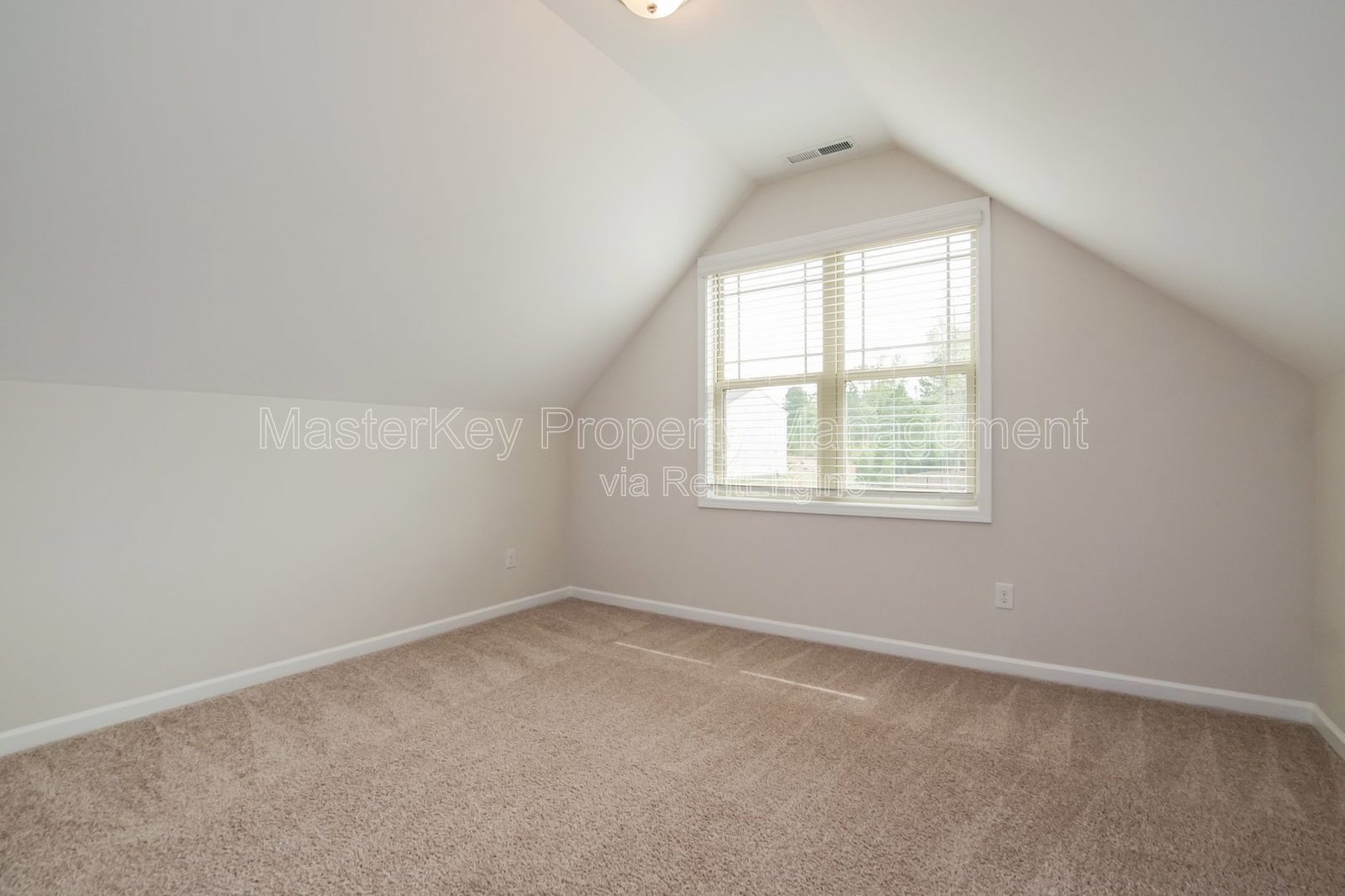 Spacious 4 Bedroom Single Family In Clayton NC!!! property image