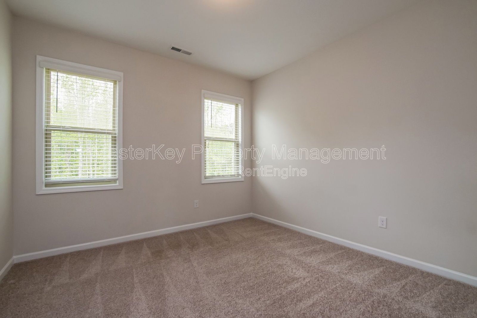 Spacious 4 Bedroom Single Family In Clayton NC!!! property image