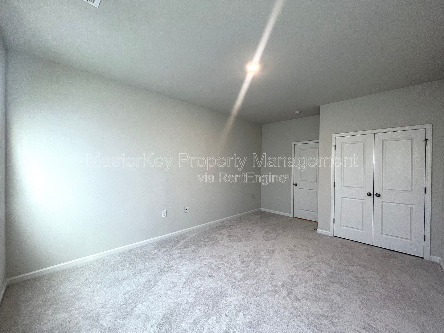 Spacious 4 Bedroom End Unit Townhome in Raleigh! property image