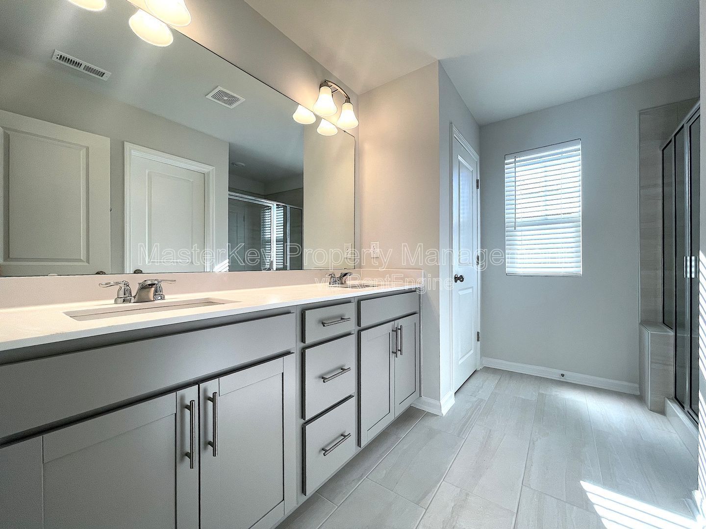 Spacious 4 Bedroom End Unit Townhome in Raleigh! property image