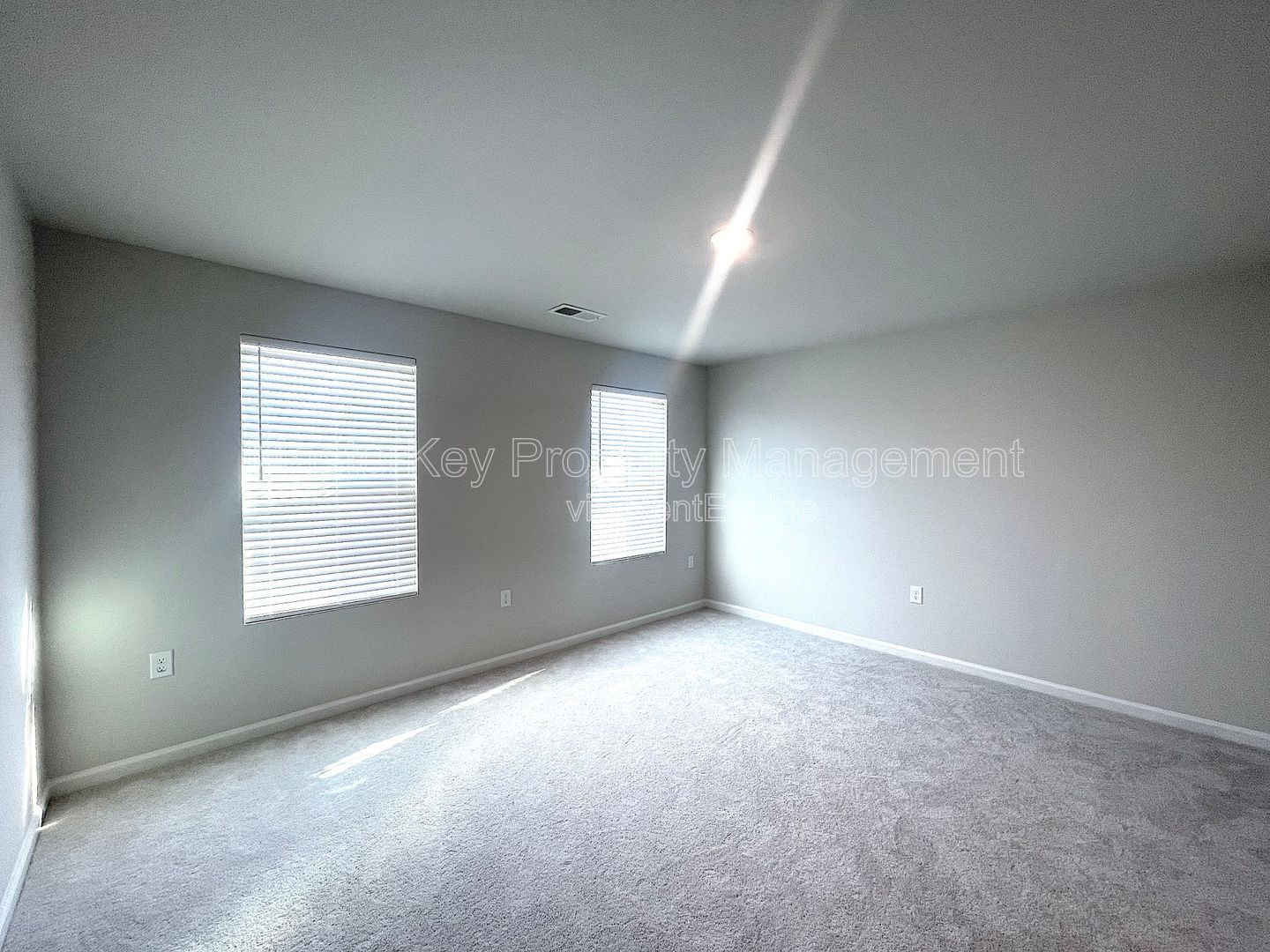 Spacious 4 Bedroom End Unit Townhome in Raleigh! property image