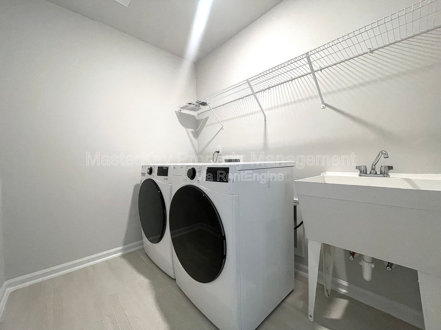 Spacious 4 Bedroom End Unit Townhome in Raleigh! property image
