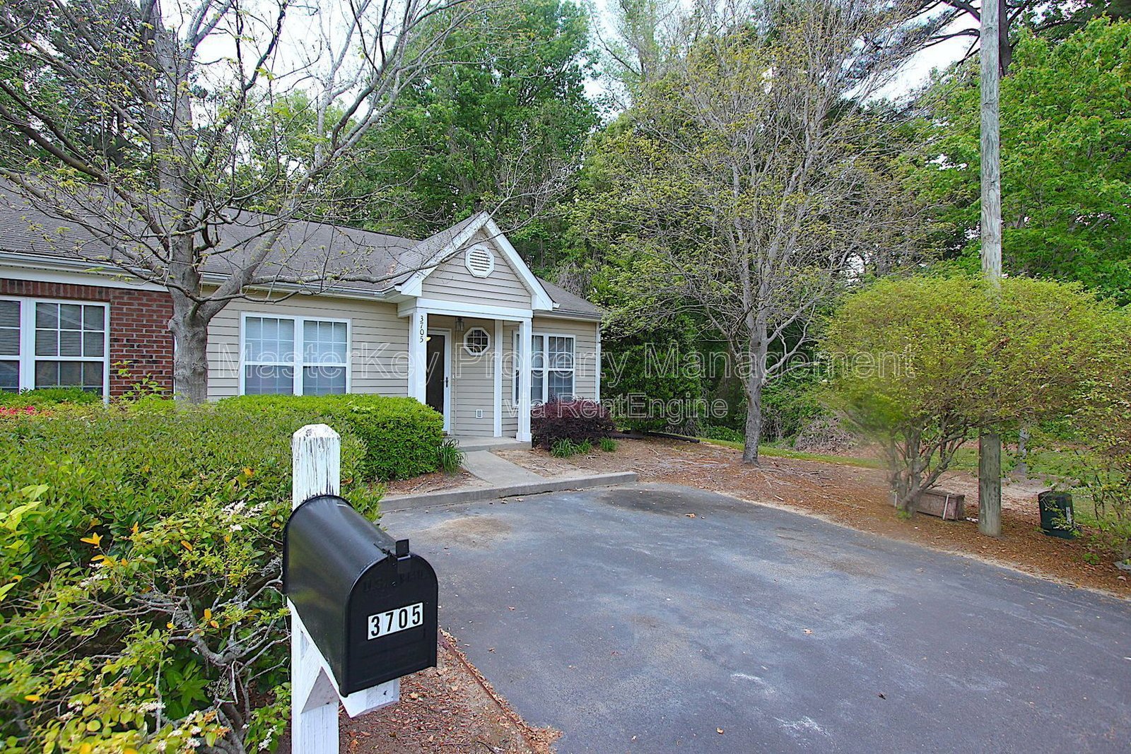 Modern 2-Bedroom, 2 Bathroom Townhome in Raleigh, NC property image