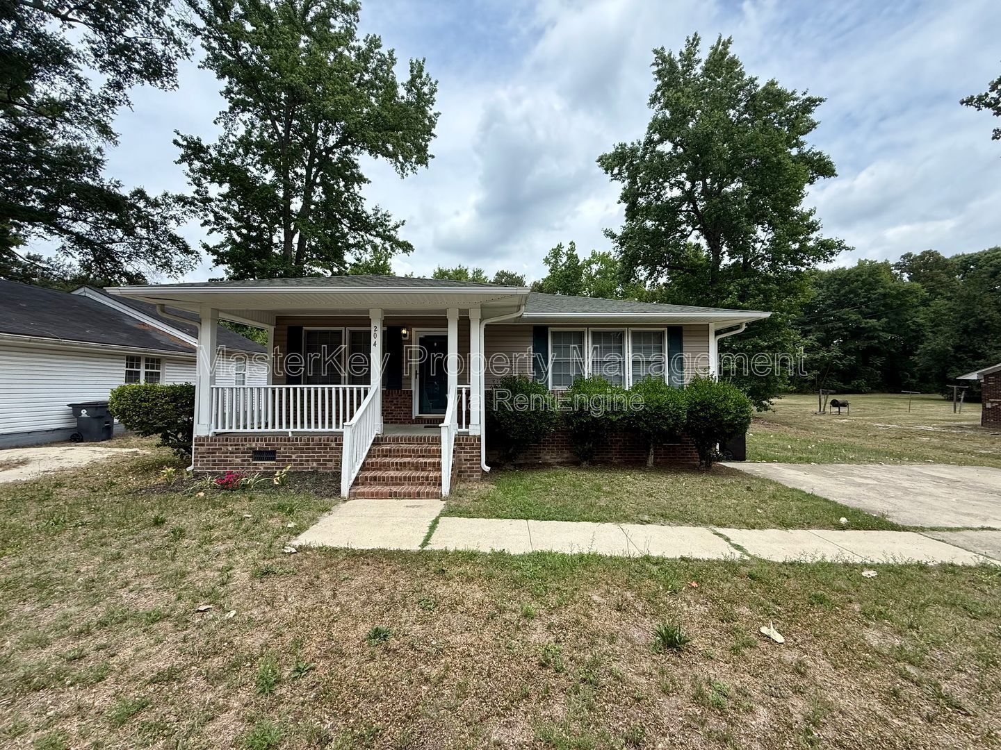 Charming 2-Bedroom, 2 Bathroom Single-Family in Zebulon, NC property image