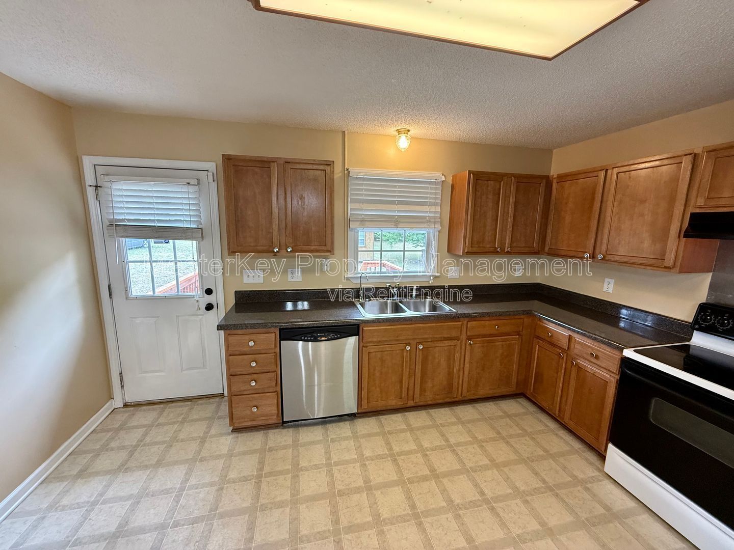Charming 2-Bedroom, 2 Bathroom Single-Family in Zebulon, NC property image