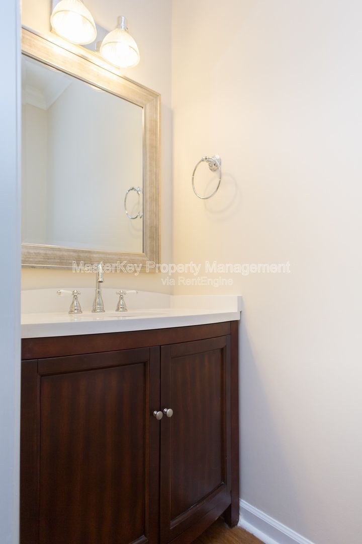 Beautiful End Unit Townhome in a Great Cary Location property image