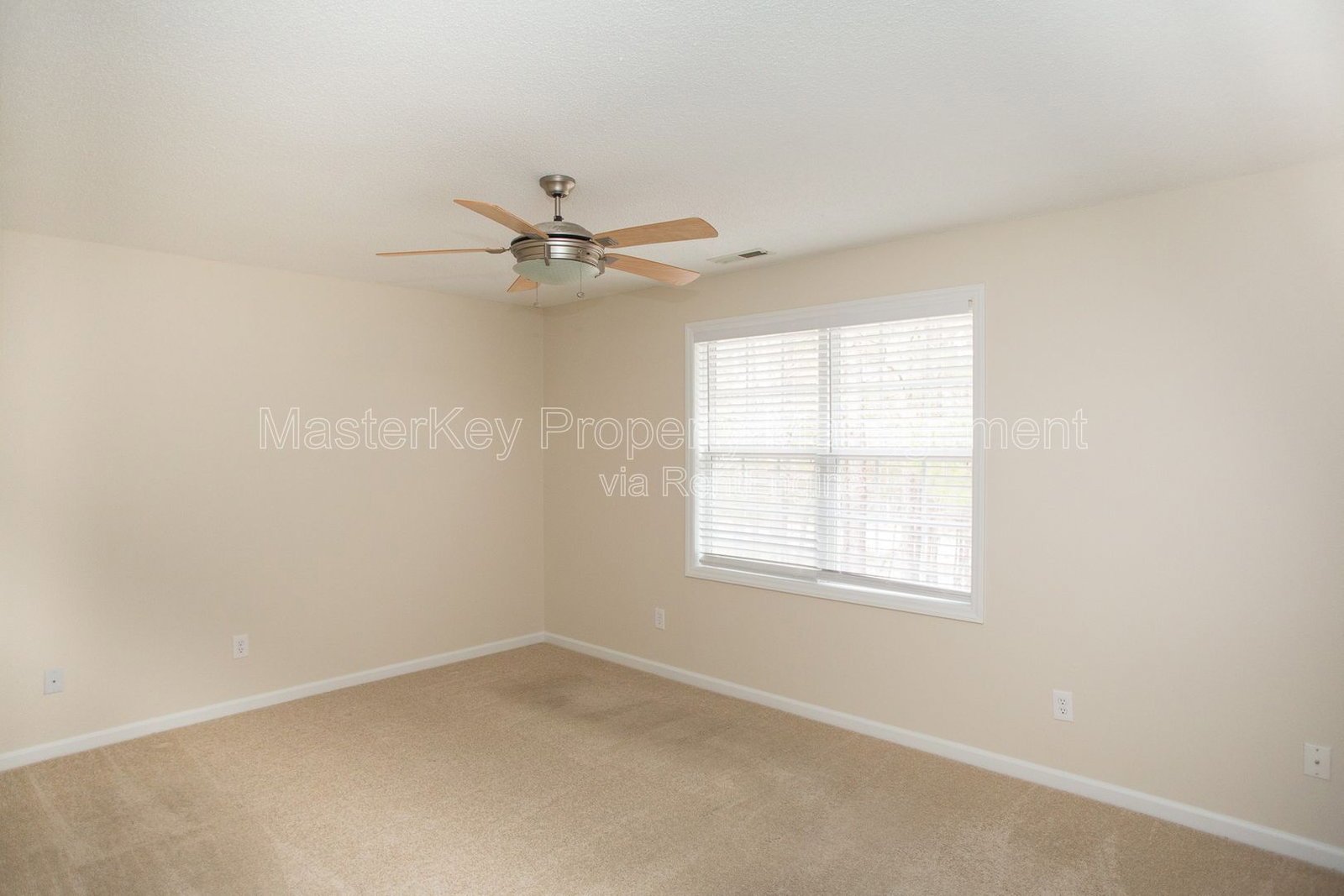 Beautiful End Unit Townhome in a Great Cary Location property image